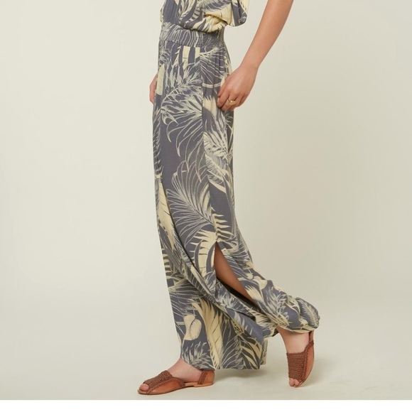 O’NEILL JUMPSUIT. BRAND NEW!! - Picture 7 of 8